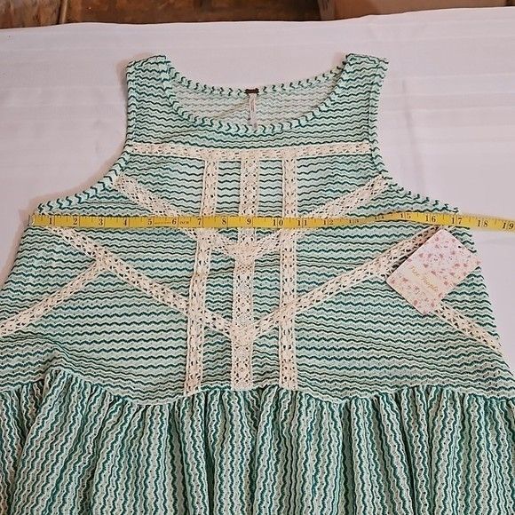 NWT Free People Ivory & Green lace peplum back cut out top size XS - Picture 10 of 11